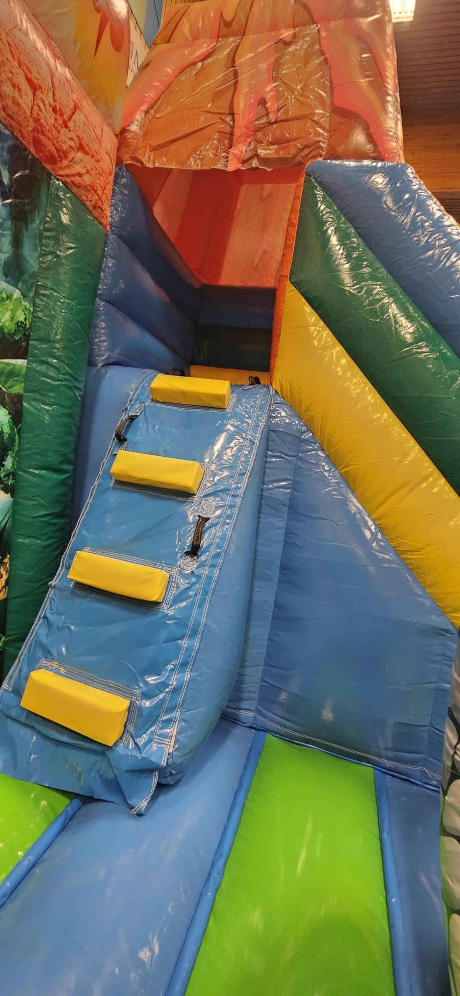 JEUX: Château gonflable 