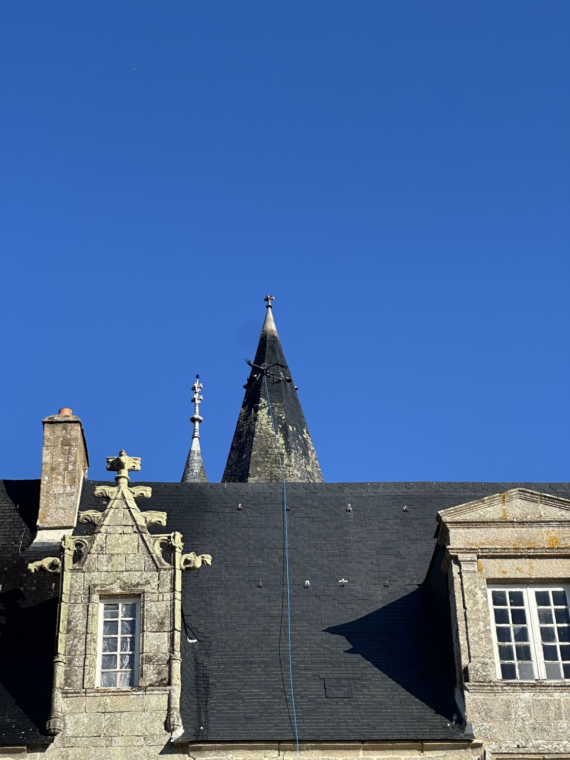 Service de nettoyage par DRONE : un nettoyage rapide, sans nacelle ni échafaudage. 